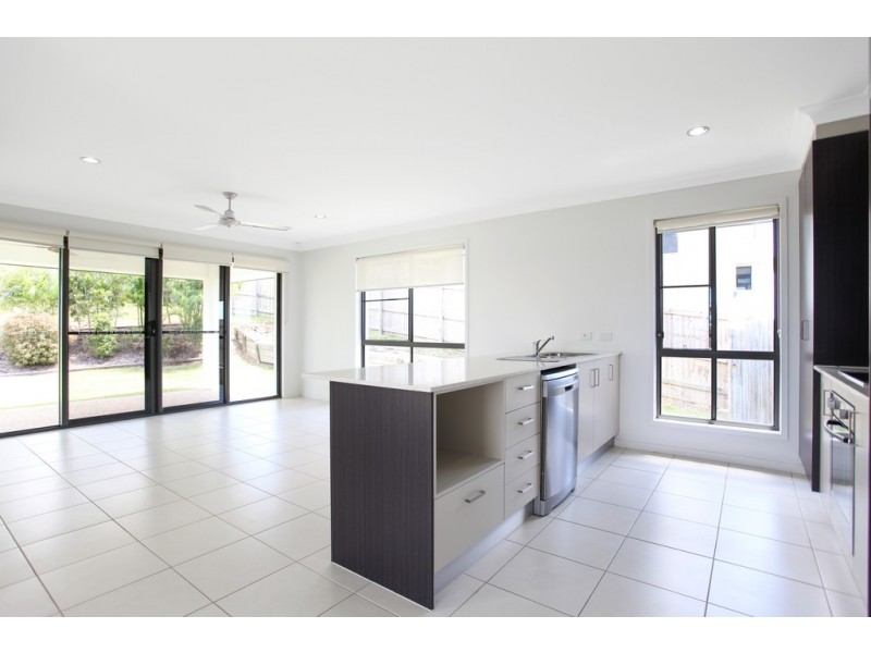 7 Brearley Ct, Rural View QLD 4740