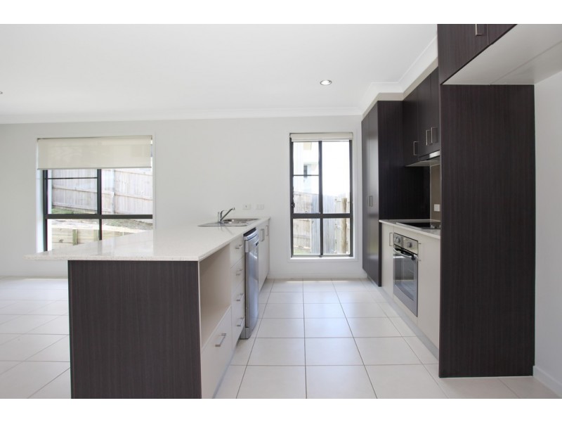 7 Brearley Ct, Rural View QLD 4740