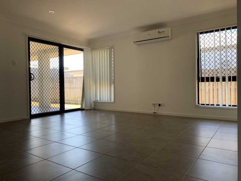 8 Hinkler Court, Rural View QLD 4740