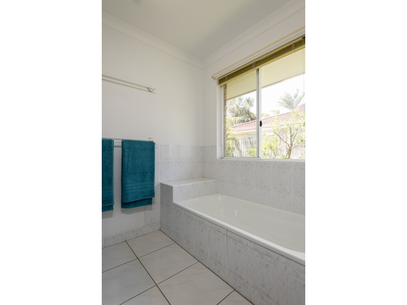 19 Border Street, Glenella QLD 4740