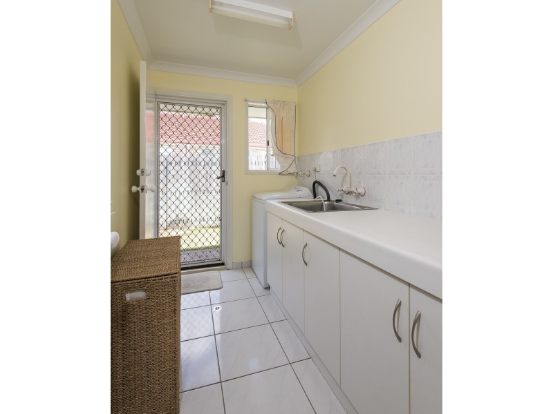 19 Border Street, Glenella QLD 4740
