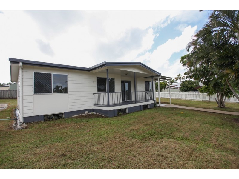 18 Geoffrey Thomas Dr, Bucasia QLD 4750