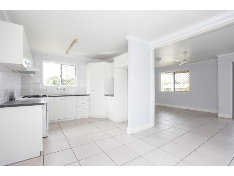 18 Geoffrey Thomas Dr, Bucasia QLD 4750