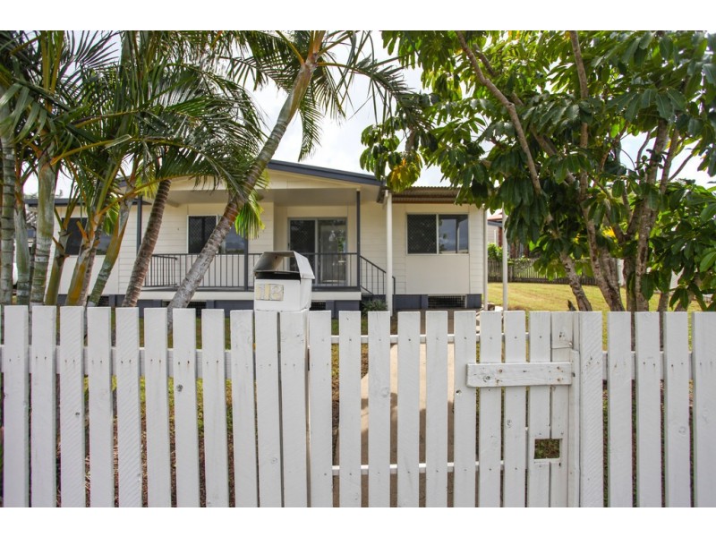 18 Geoffrey Thomas Dr, Bucasia QLD 4750