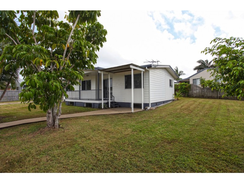 18 Geoffrey Thomas Dr, Bucasia QLD 4750