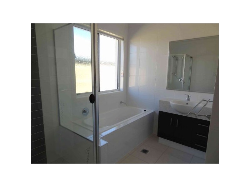 36 Scarborough circuit, Blacks Beach QLD 4740