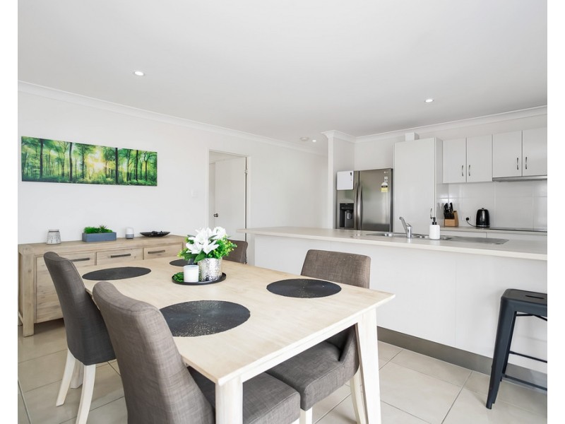 12 Hinkler Court, Rural View QLD 4740