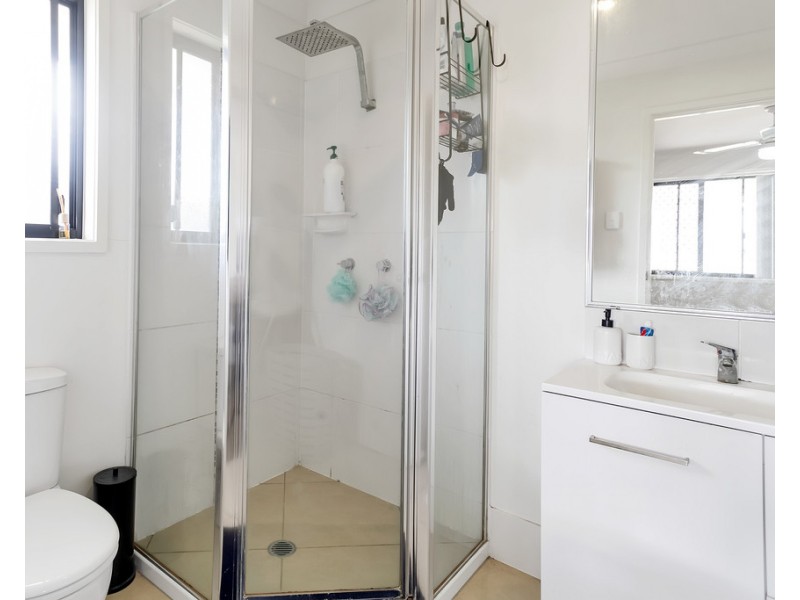 12 Hinkler Court, Rural View QLD 4740