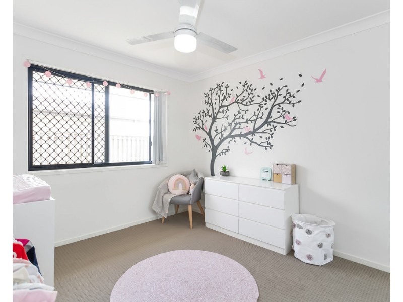 12 Hinkler Court, Rural View QLD 4740
