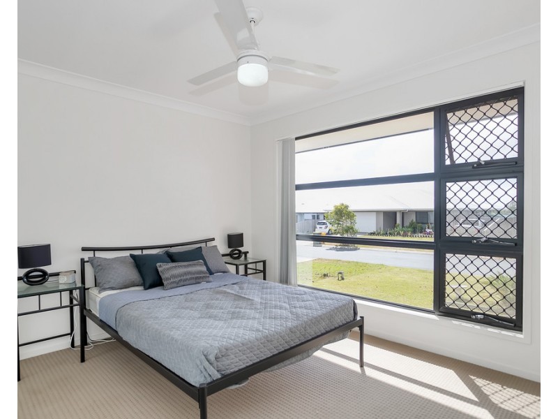 12 Hinkler Court, Rural View QLD 4740