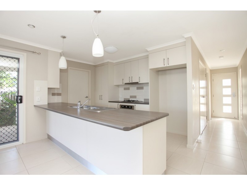 7 Sonoran St, Rural View QLD 4740
