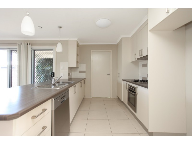 7 Sonoran St, Rural View QLD 4740