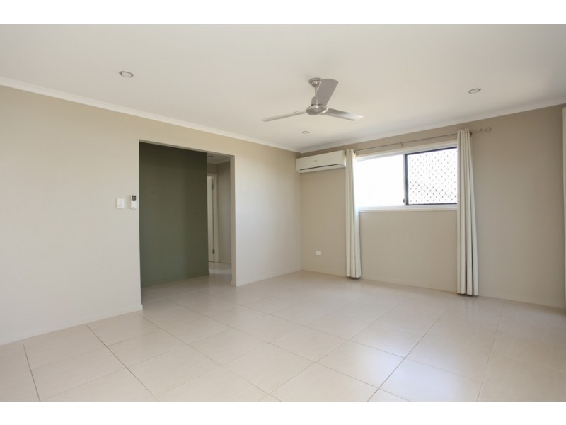 7 Sonoran St, Rural View QLD 4740