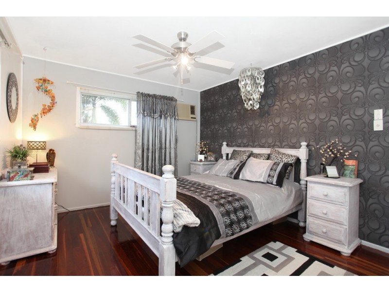 3 Pharlap Parade, Ooralea QLD 4740