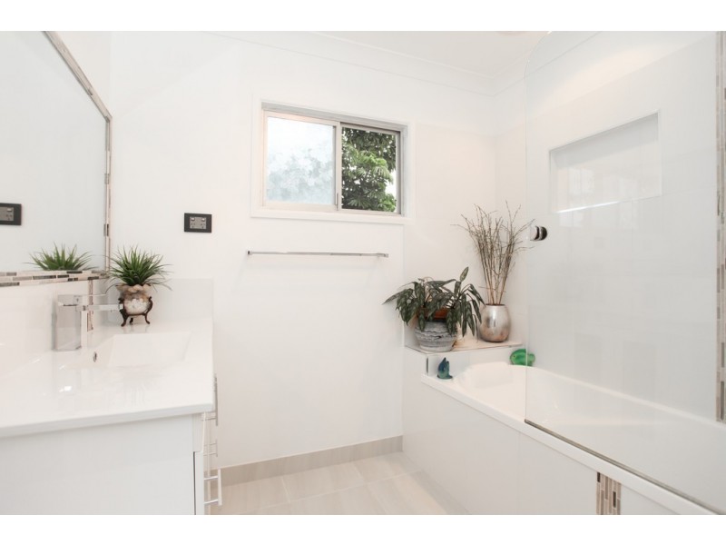 3 Pharlap Parade, Ooralea QLD 4740
