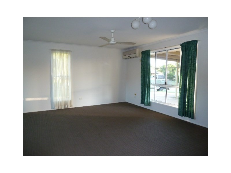 12 Edmund Kennedy Crt, Rural View QLD 4740