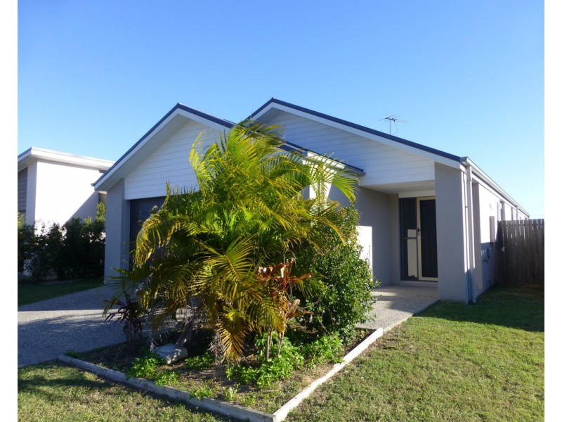 8 Warilla View, Blacks Beach QLD 4740