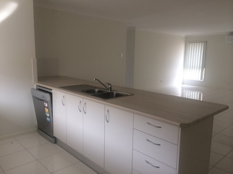 25 Warilla View, Blacks Beach QLD 4740