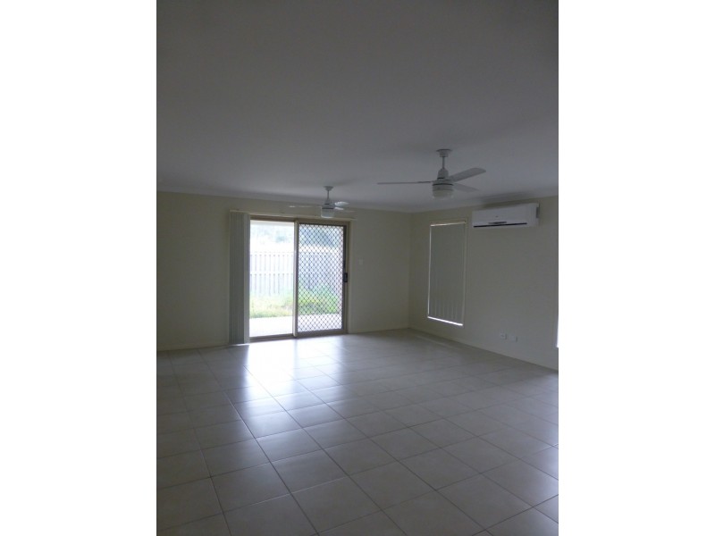 33 Scarborough Circuit, Blacks Beach QLD 4740