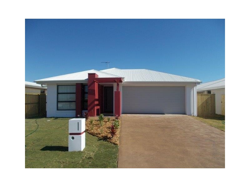 54 Commander Parade, Shoal Point QLD 4750