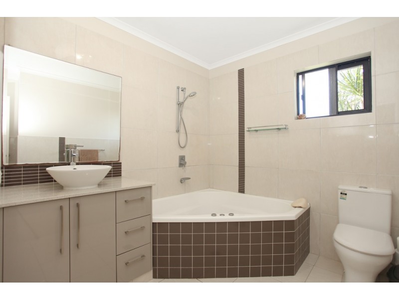 23 Frank Cowley Drive, Glenella QLD 4740