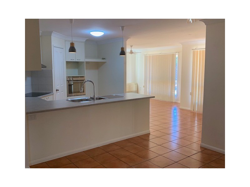 7 Chelsea Crescent, Glenella QLD 4740