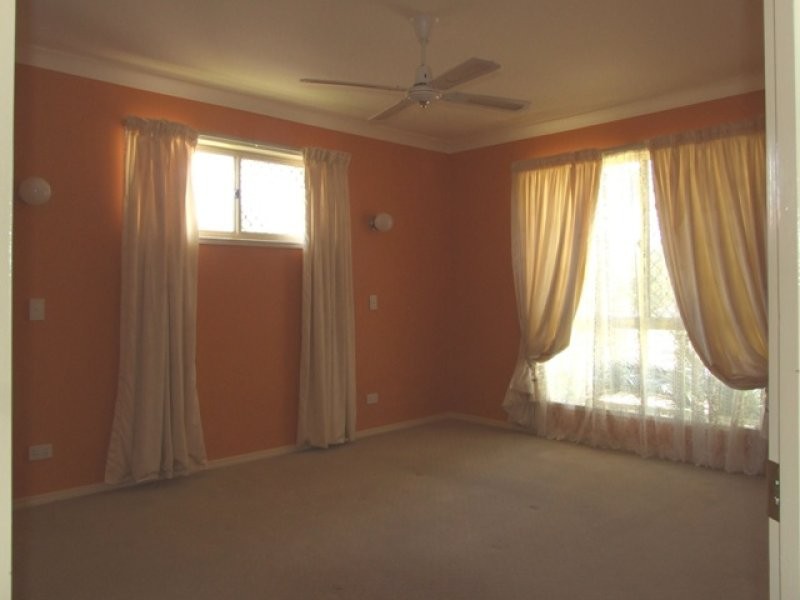 7 Lorraine St, Crestmead QLD 4132