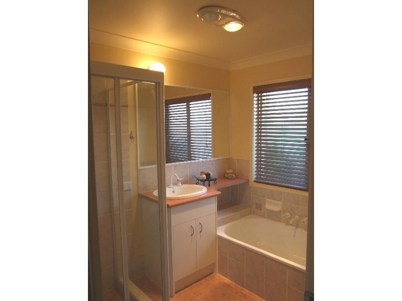 7 Lorraine St, Crestmead QLD 4132