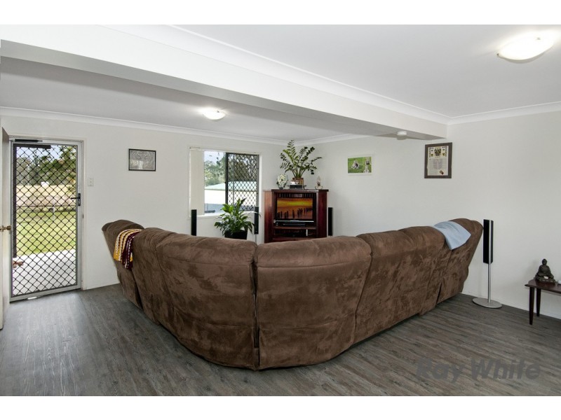 9 Katrina Cres, Waterford West QLD 4133