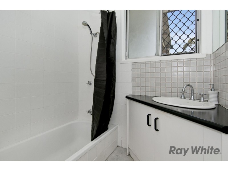 9 Katrina Cres, Waterford West QLD 4133