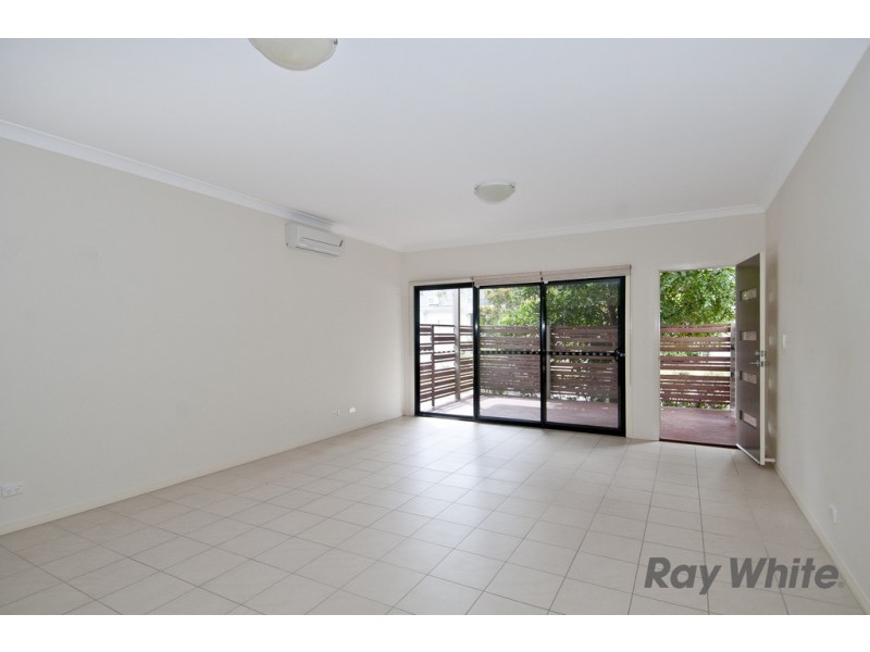 2/1 Carnarvon Crescent, Waterford West QLD 4133