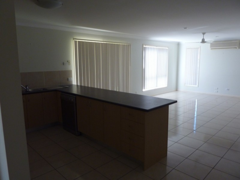 14 Crescendo Place, Crestmead QLD 4132