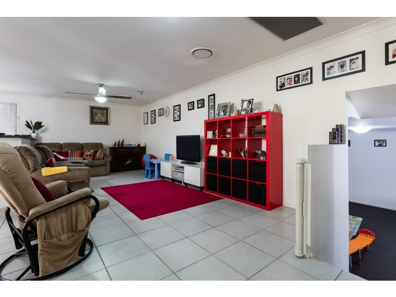22 Mossman Pde, Waterford QLD 4133