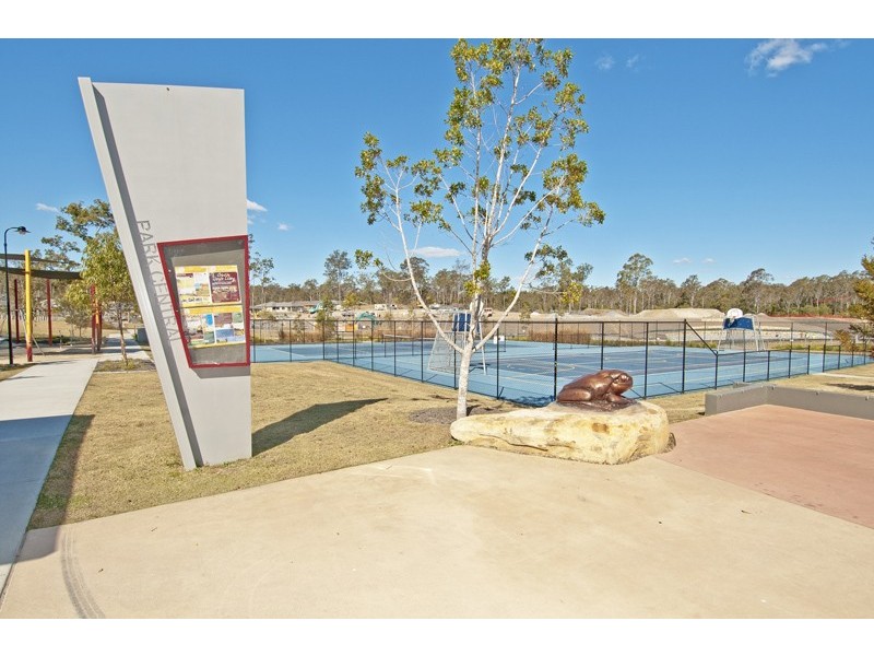 22 Mossman Pde, Waterford QLD 4133