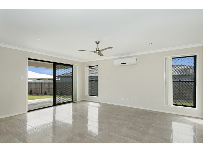 70 Cobblestone Ave, Logan Reserve QLD 4133