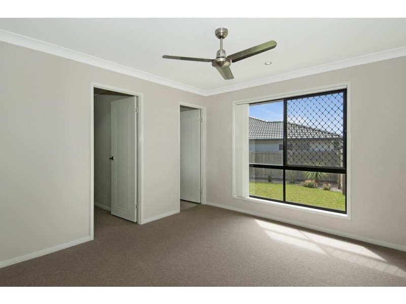 70 Cobblestone Ave, Logan Reserve QLD 4133