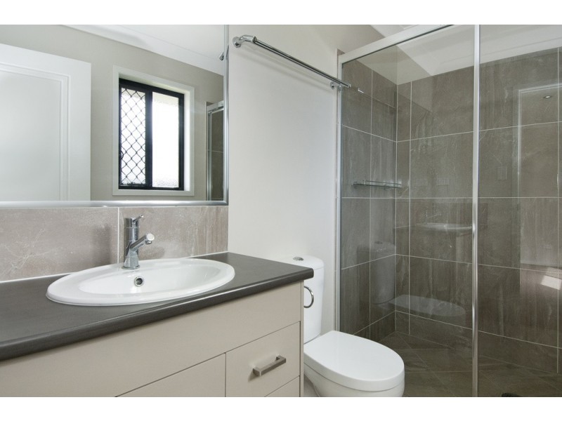 70 Cobblestone Ave, Logan Reserve QLD 4133