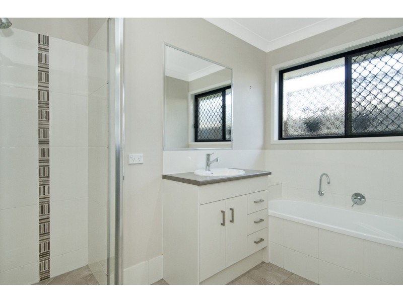 70 Cobblestone Ave, Logan Reserve QLD 4133