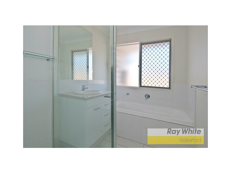 19 Sandover Cct, Holmview QLD 4207