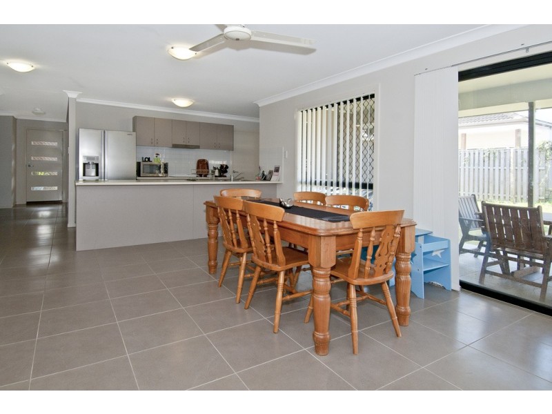 1 Coalstoun Crossing, Waterford QLD 4133