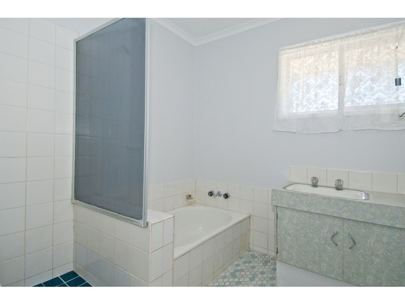 18 Catalina St, Loganlea QLD 4131