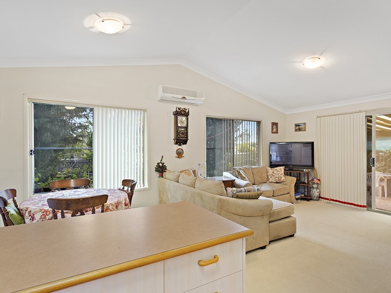 10 Kinross Lane, Bethania QLD 4205