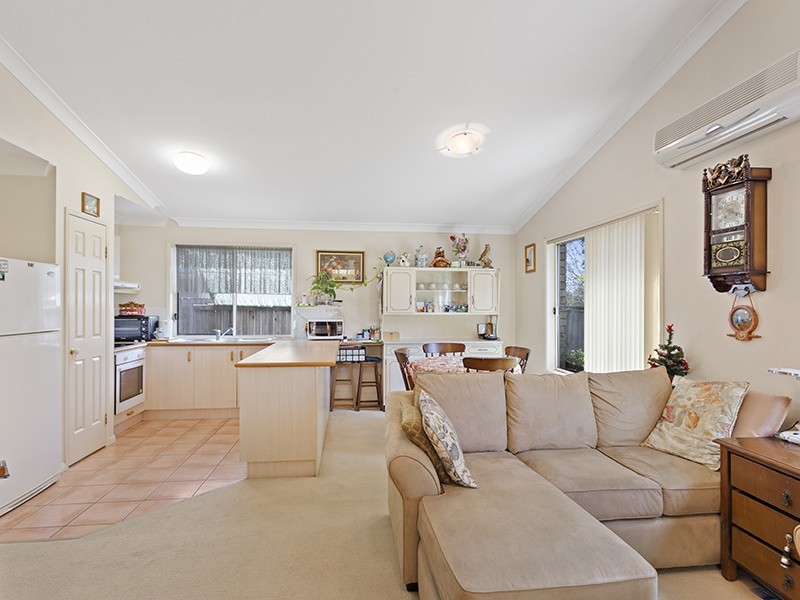 10 Kinross Lane, Bethania QLD 4205