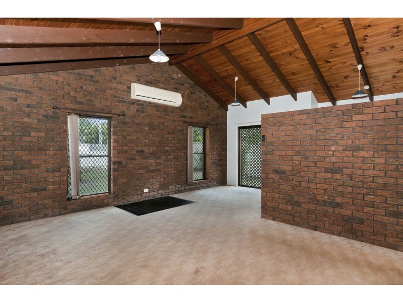 7 Moore St, Loganlea QLD 4131