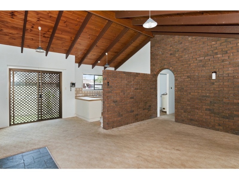 7 Moore St, Loganlea QLD 4131