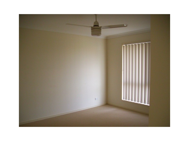 5 Kite Crescent, Eagleby QLD 4207