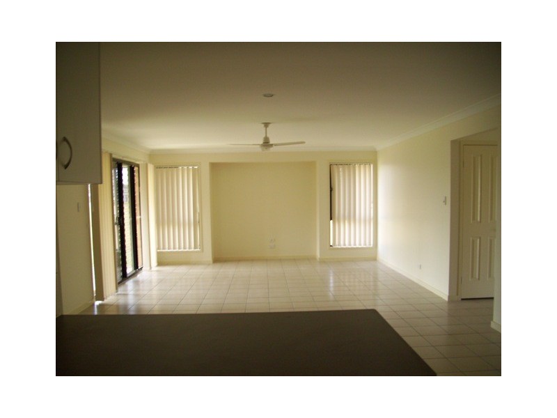 5 Kite Crescent, Eagleby QLD 4207