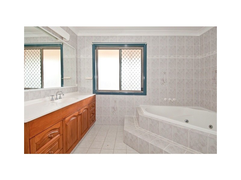25 Mercury Dr, Bethania QLD 4205