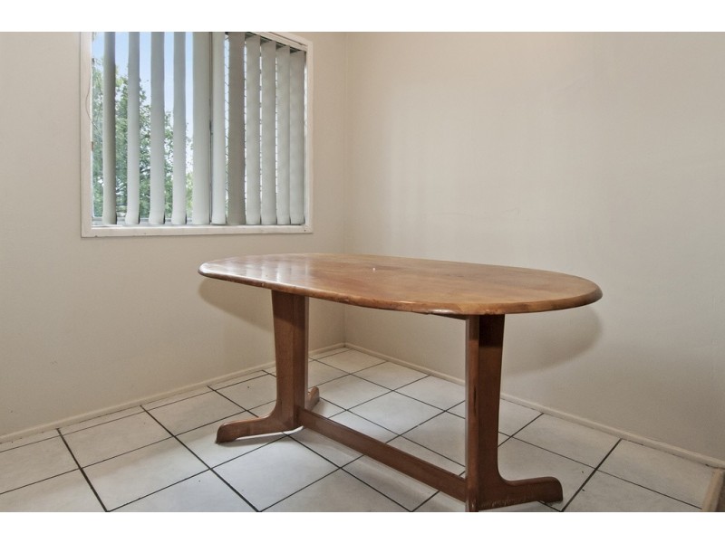 11 Lyngrove St, Kingston QLD 4114