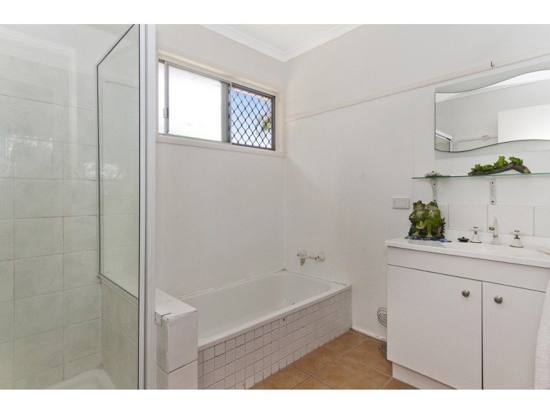 11 Lyngrove St, Kingston QLD 4114